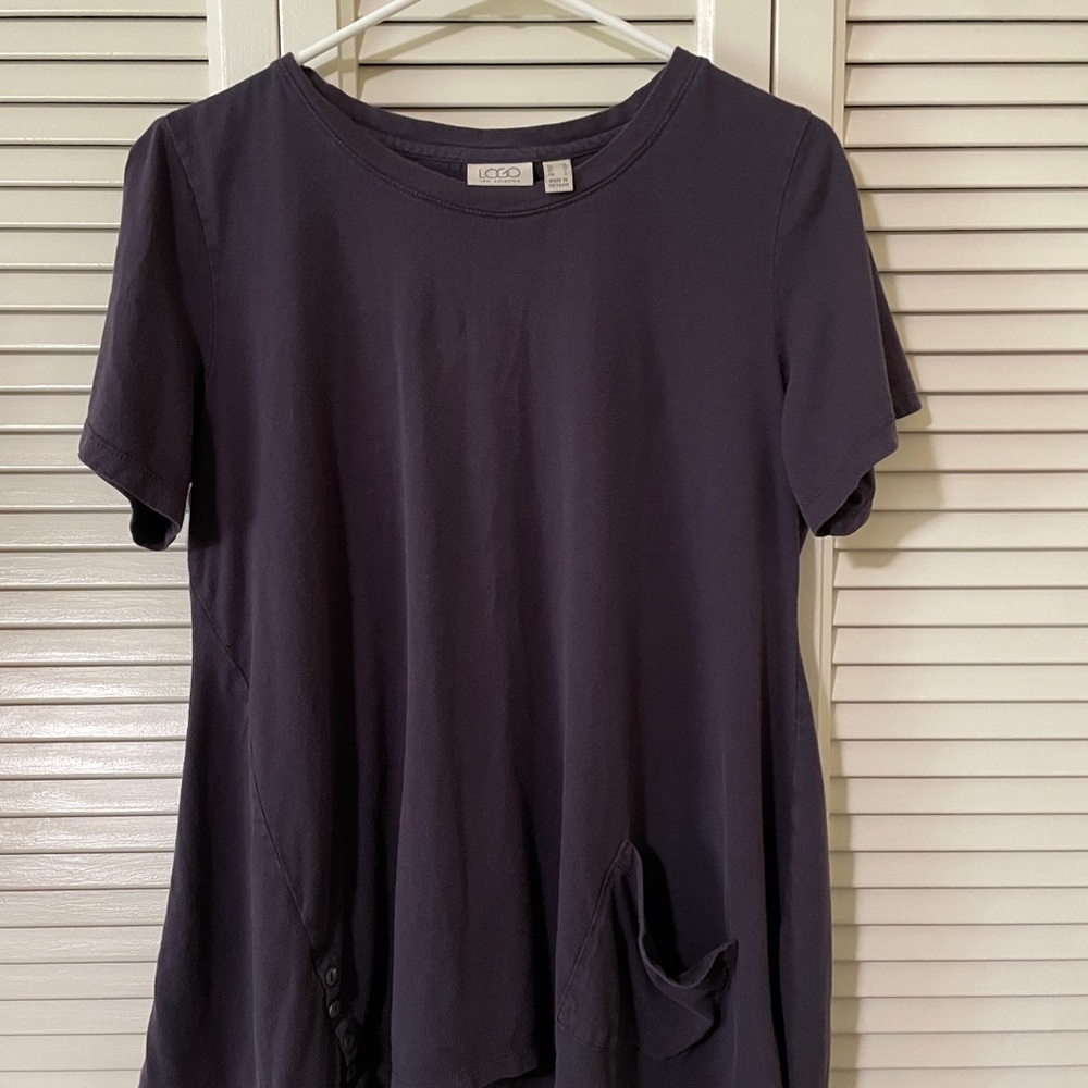 Classic LOGO by Lori Goldstein women’s top. Size Medium eggplant color.